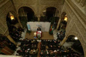 El patio mudéjar del Casino Gaditano se llenó para oír las palabras del juez Grande-Marlaska, que llamó a no hacer concesiones al terror "si queremos seguir siendo libres".